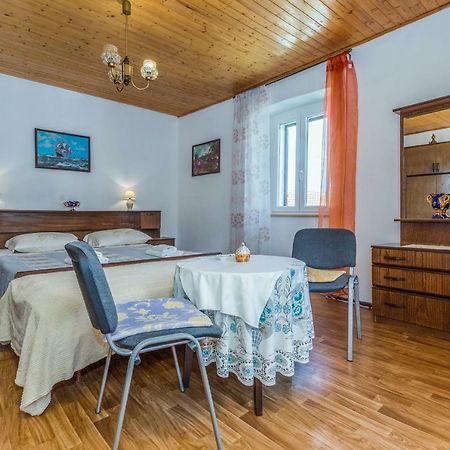 Guest House Robert I Mirna بالي المظهر الخارجي الصورة