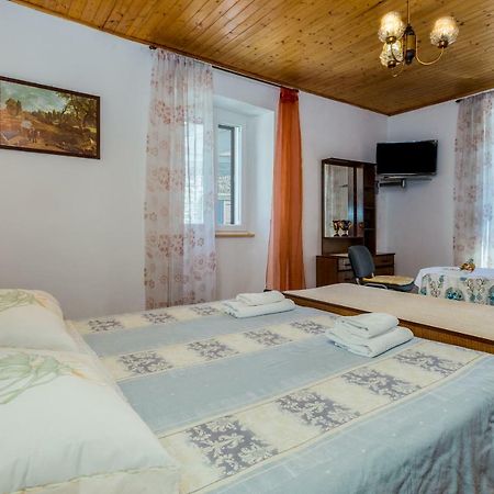 Guest House Robert I Mirna بالي المظهر الخارجي الصورة