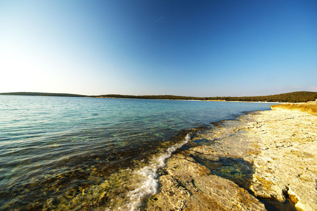 Guest House Robert I Mirna بالي المظهر الخارجي الصورة