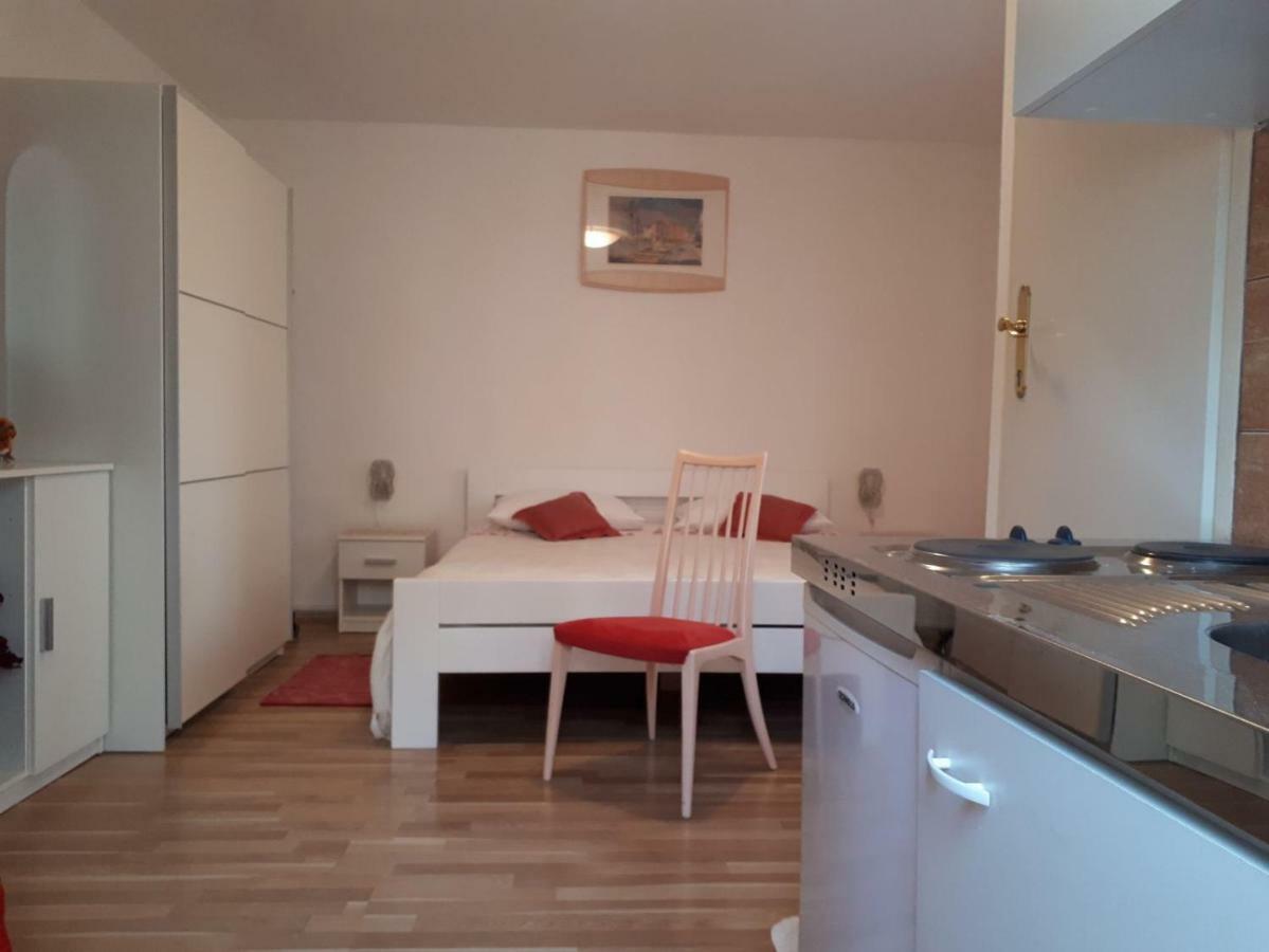 Guest House Robert I Mirna بالي المظهر الخارجي الصورة