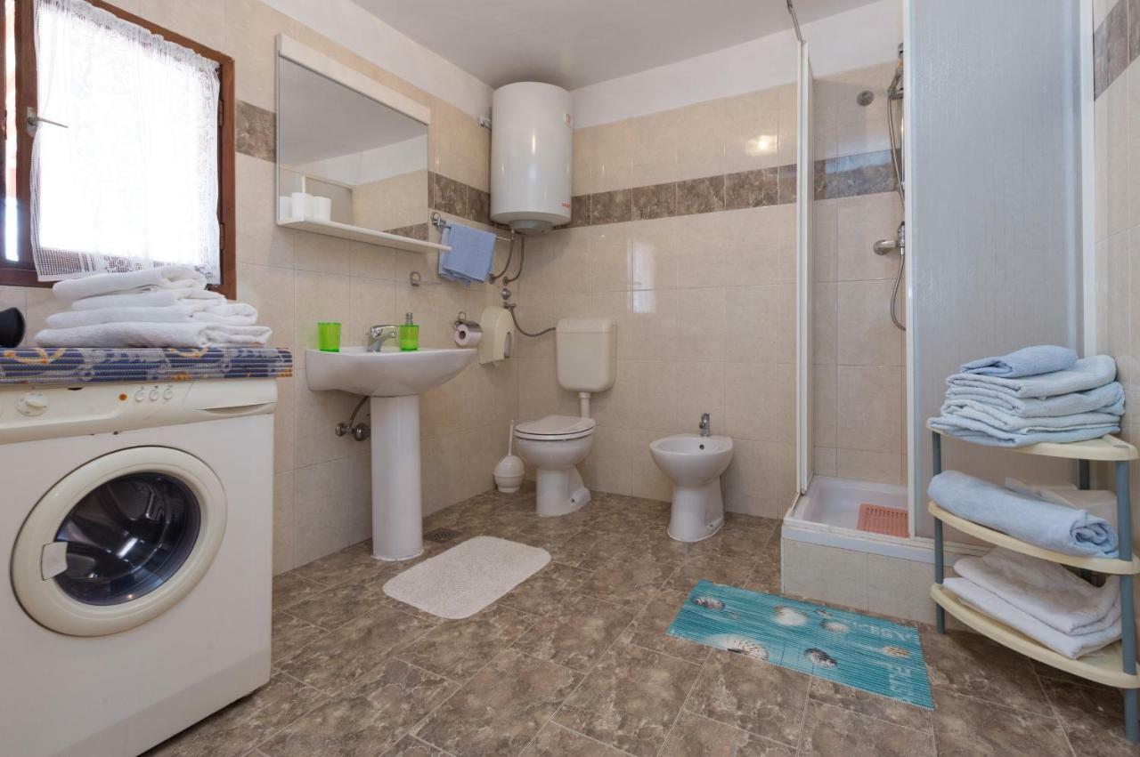 Guest House Robert I Mirna بالي المظهر الخارجي الصورة