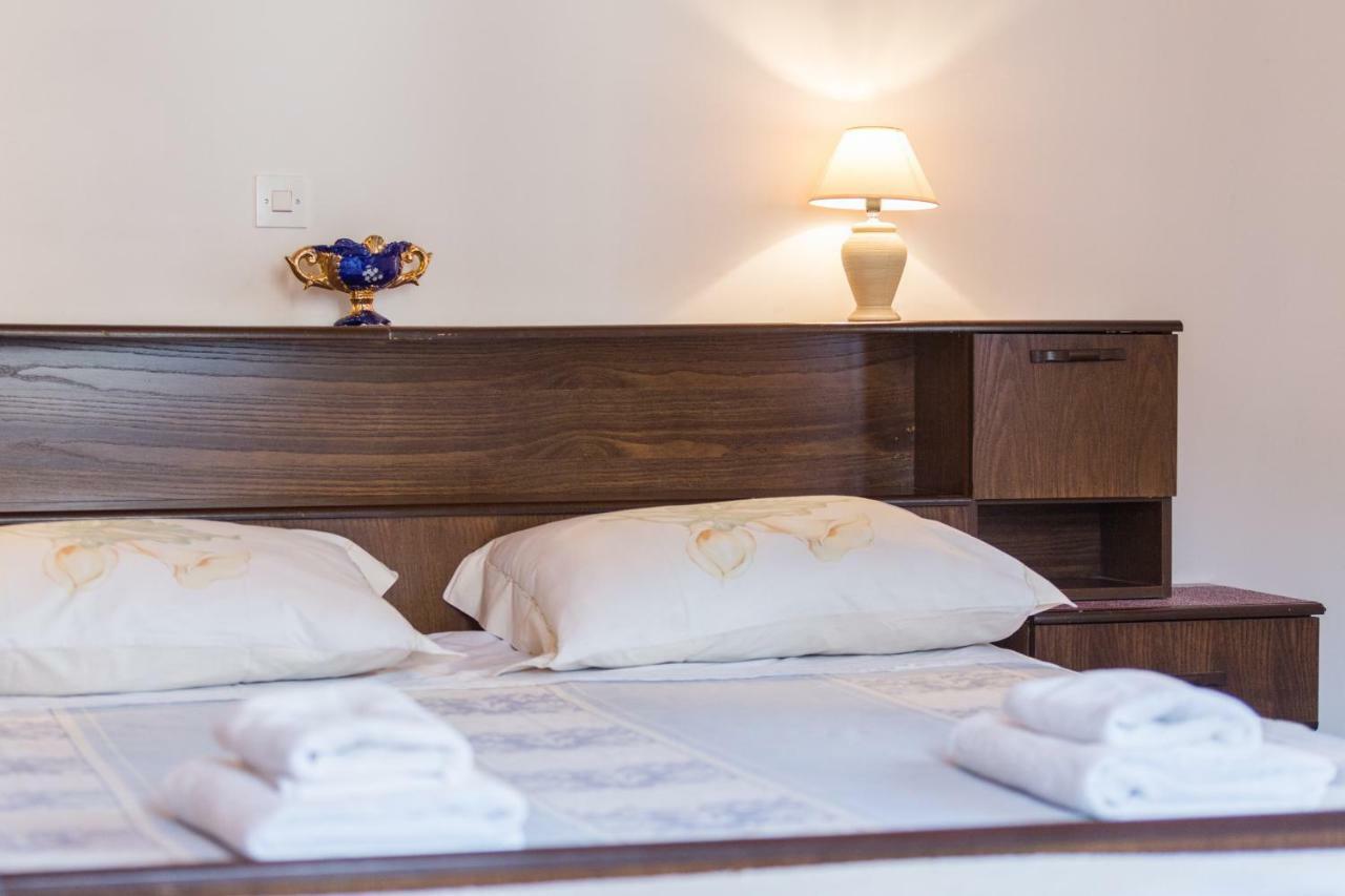 Guest House Robert I Mirna بالي المظهر الخارجي الصورة