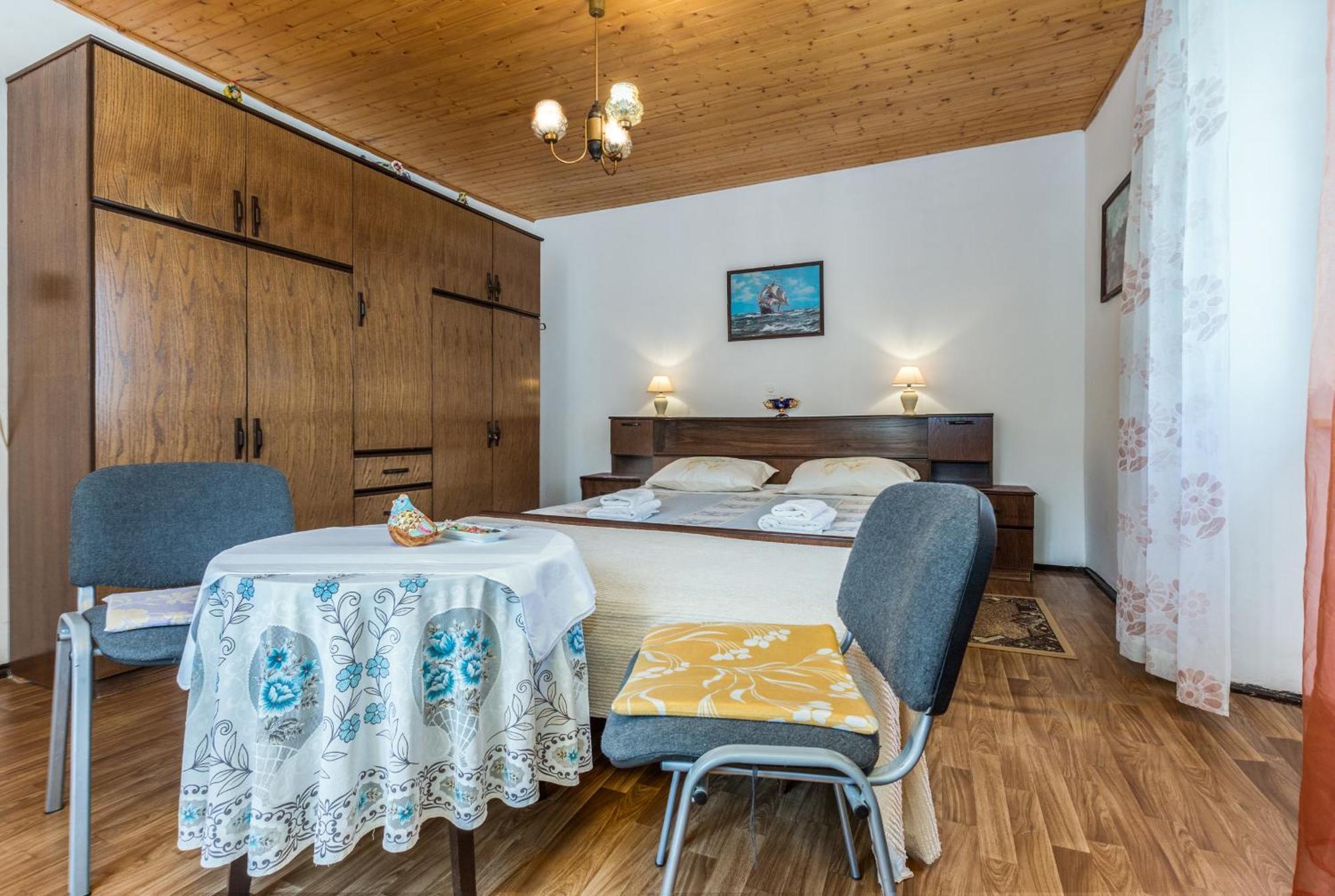 Guest House Robert I Mirna بالي المظهر الخارجي الصورة
